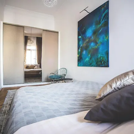 Dolcevita 2 Bedroom Apartment *